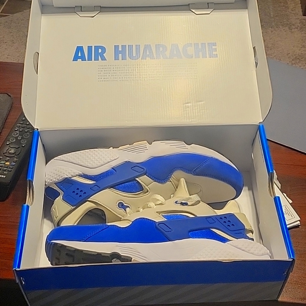 Nike Air Max 1 Air Huarache, Mens 11.5